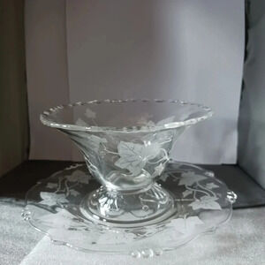 Heisey Vtg etched leaves mayonnaise bowl wth plate